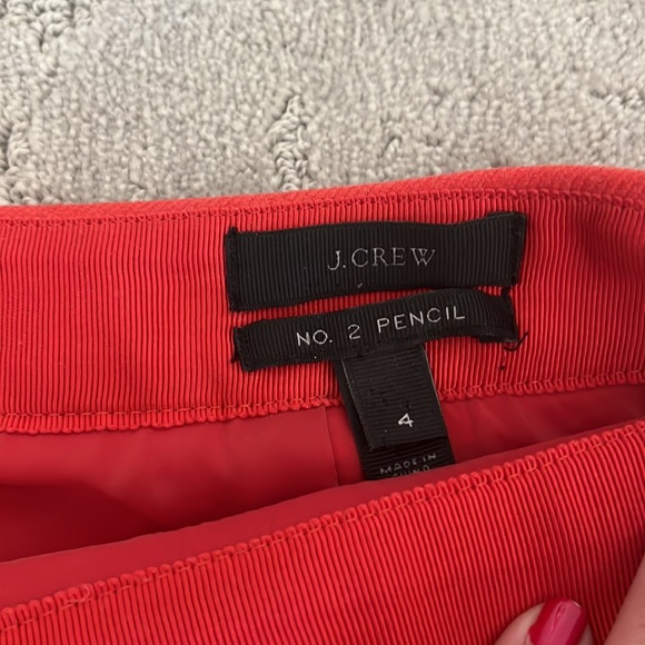 Red wool skirt - Picture 2 of 3